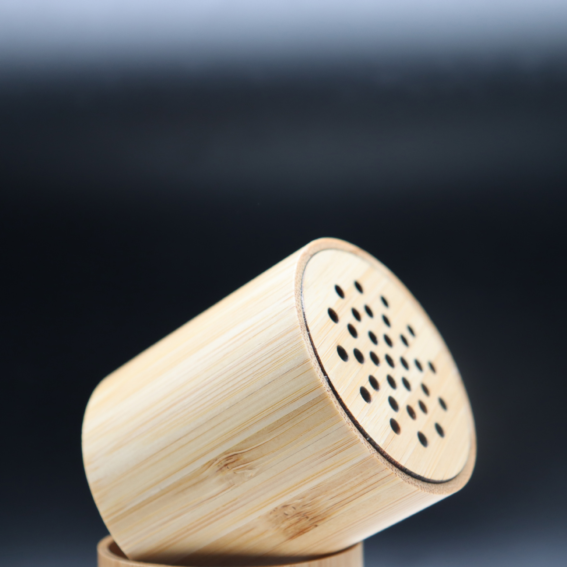 Großhandel Portbale Bamboo Round Wireless 3W Bluetooth-Lautsprecher